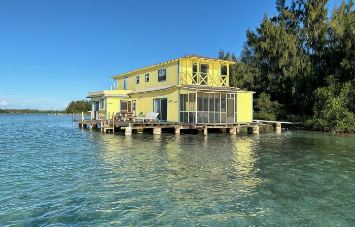 Sunset Point Houseboat, a gem of a place