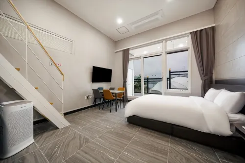 Yeosu Samhak 1947 Pool Villa (Romantic Pocha)