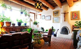 La Dona Luz Inn an Historic B&B