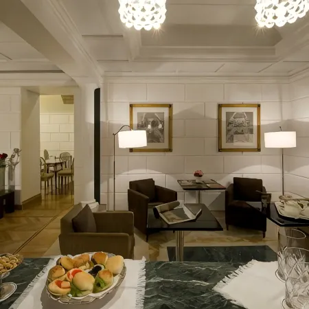 Duca d'Alba Hotel - Chateaux & Hotels Collection Отели рядом с достопримечательностью «Станция метро Cavour»