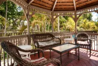 Days Inn & Suites by Wyndham Bonita Springs North Naples - Wifi