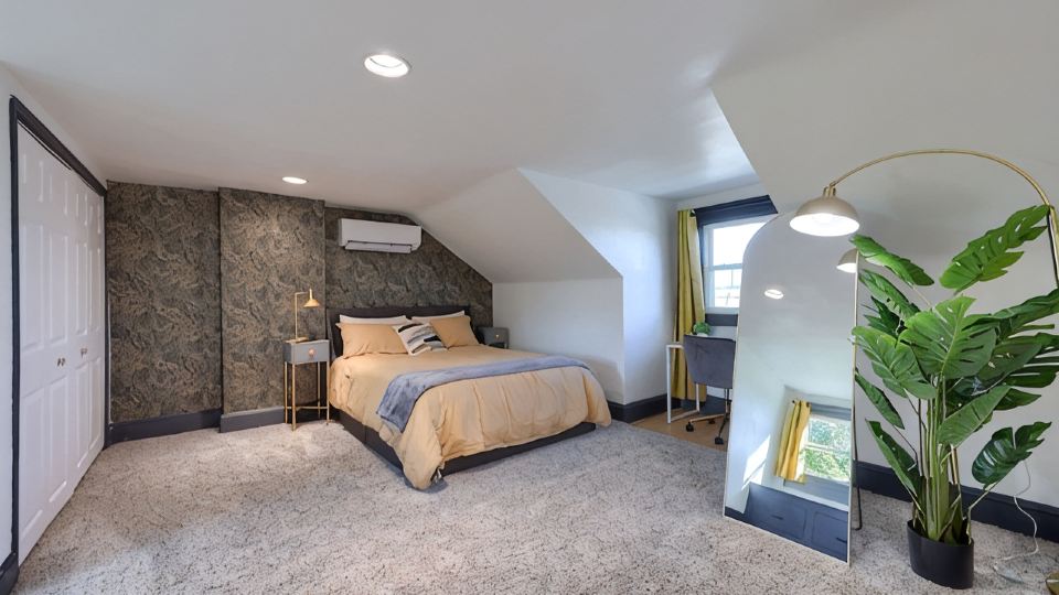 Modern Downtown Lancaster Apt – Walk to Train & Amtrak