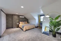 Modern Downtown Lancaster Apt – Walk to Train & Amtrak
