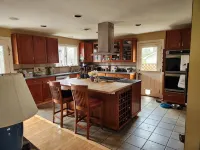 2 mi from VT campus. Great house - football games, graduation, or campus visits.