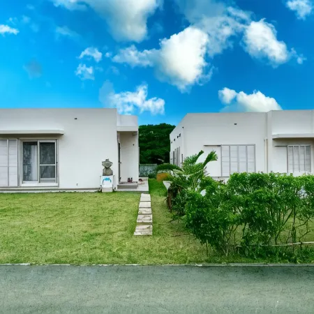 Ishigaki Northern Cottage Achimiin Отели рядом с достопримечательностью «Пляж Сансет, Исигаки»