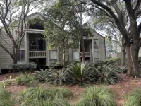 STUNNING BEACHFRONT UPPER VILLA,Electric Awning over Deck,Amenity Cards INCLUDED