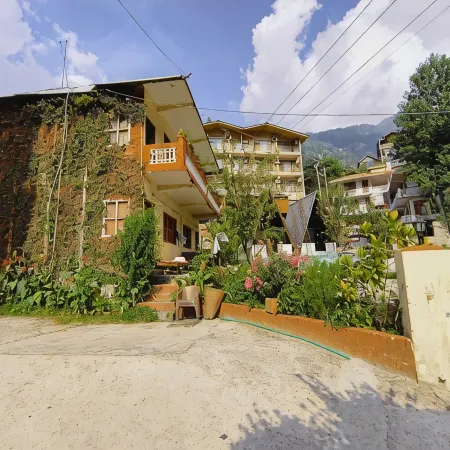 Hotel Purnima - A Riverside Hotel in Kasol