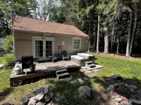 Hot Tub, Relaxing Hammock under the trees, Fire pit, BBQ, surrounded by nature - Wifi