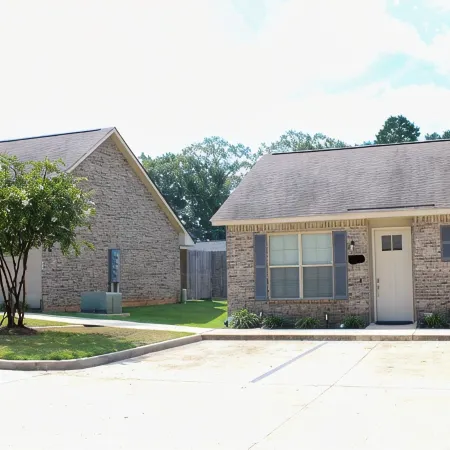 Enchanting Townhome in Ruston near LaTech Отели в г. Растон