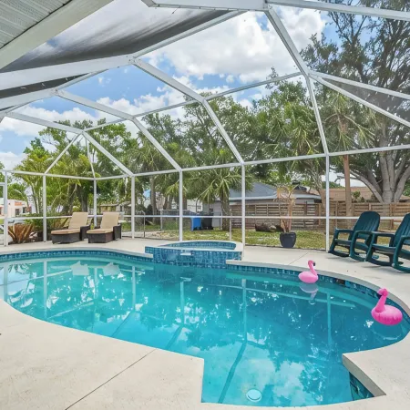 Historic 1925 Bungalow • 3 Private Br Suites • Heated Pool • Nr.Downtown & Gulf