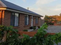 Romantic country getaway nestled amongst the vines of the sunny SA riverland. Hotels in Barmera