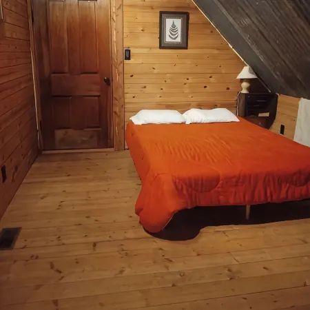 The Connie Cabin Hotel a Compton