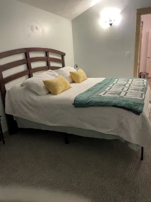 Tranquil Country Stay Among Pines6 miles from Culver. 39 mile from Notre Dame.