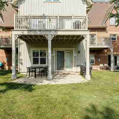 Charming One Bedroom at Snowbridge- Blue Mountain Hotel Exterior