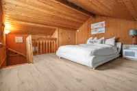 Cozy Seaside Cottage • Walk to Beach • Fenced Yard - 3 tähden