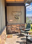 Luxury View Home on the Columbia River, Golf, Wineries & Gorge Amphitheater - 3-Star