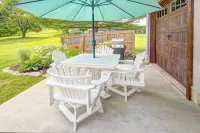 Centrally Located in the Heart of Hocking Hills, Minutes from Hiking & Shopping