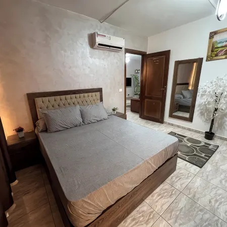Luxury Downtown Apartment with Stunning View – 3 Bedrooms, Sleeps 8,  2 Bathroom