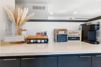 Clear Lake Escape - Lake Views, Pool Table, Ping Pong Table, Fire Pit