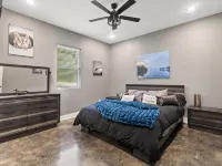 Richland Chambers Lakefront 2-story home with boat dock and pavilions. Hotele w: Freestone County
