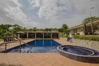 Gateway Hotel & Apartments - Pools