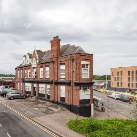 Dusties Hotel