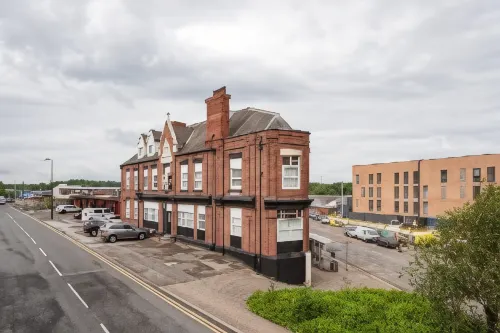 Dusties Hotel