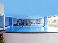 King's Hotel Nagoya Batam - Kolam Renang