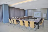 Whiz Hotel Cikini Jakarta - Business