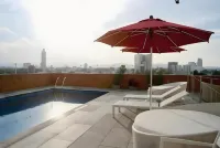Hotel Velvet Plaza - Pools