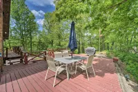 Waterfront Cabin on Long Lake w/ Dock & Kayaks! - Chalets