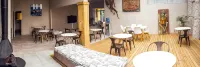 The Russel Guest House - hostel