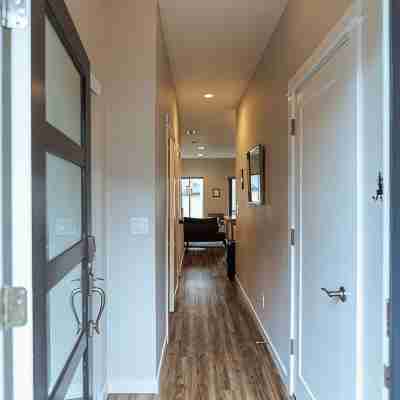 Cozy and Bright Townhome with King Beds, Game Room, South Salem Others