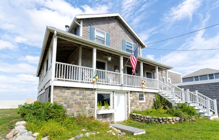 Waterfront home for family getaways