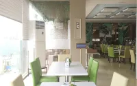 Zenith Hotel - breakfast