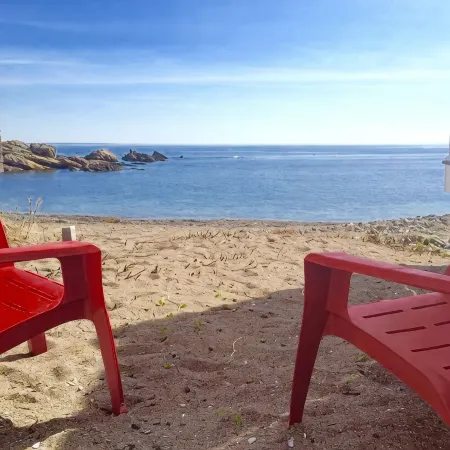 Ogunquit’s only Oceanfront Cottage on Private Ocean Beach – Perkins Cove, Maine