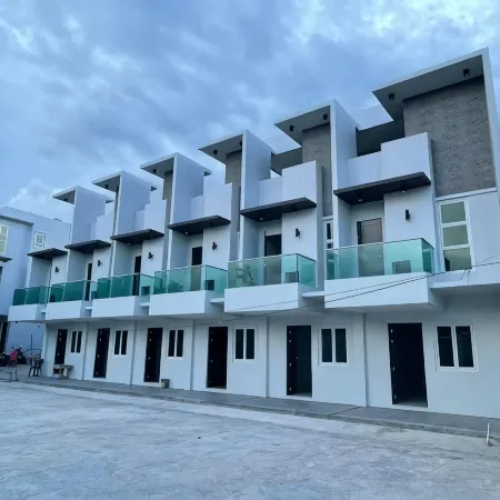 J Spazio Apartelle and Cafe Отели в г. Табако Сити