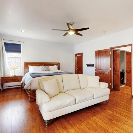 Visiting ABQ for a Conf? Home Centrally Located Get Anywhere in the City in 20m.