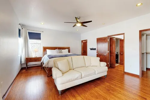 Visiting ABQ for a Conf? Home Centrally Located Get Anywhere in the City in 20m. - Bungalows