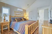 SKI IN/OUT, HOT TUB. 4 Bed 4.5 bath, 3 Kings, sleeps 20! 45 min to Glacier. - Hot Tub