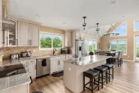 New! Sunset Mountain Retreat - Chalets