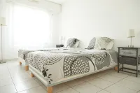 Special Offer! Center Old Antibes. 1,995 Euros 4 Wks OCT-Mar +Vrbo Fees & Taxes - Condos