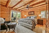 Luxury Lodge overlooking both Grand Traverse Bays - 5-Star