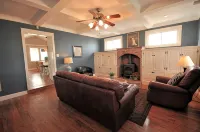Romantic Historic Cottage in the Ozarks! - Homestays