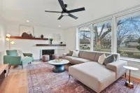 Yard w/ fire pit & grill, king bed, light filled - ブティック