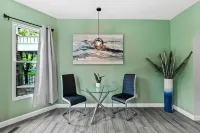 Beautiful fully remodeled 1 bd apt w King size bd - 3-Star