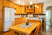 Charming 2 bedroom 2 bathroom home with jetted tub! - 3-Star