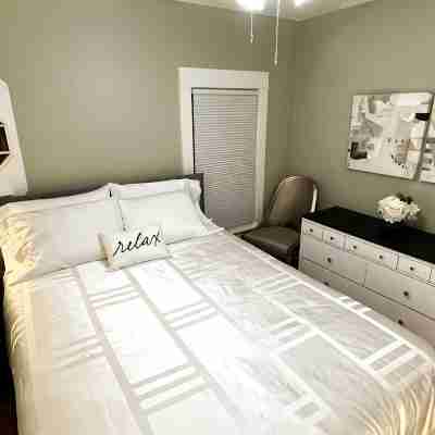 Private 3-Bdrm Unit. Historic Home, Downtown Sandusky. Family friendly! Rooms