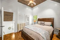 The Nest.. with a Waterslide! - Boutique