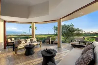 Grand Hawaiian Retreat–Volcano & Golf Course Views, Beach Club, Pool, Golf Carts